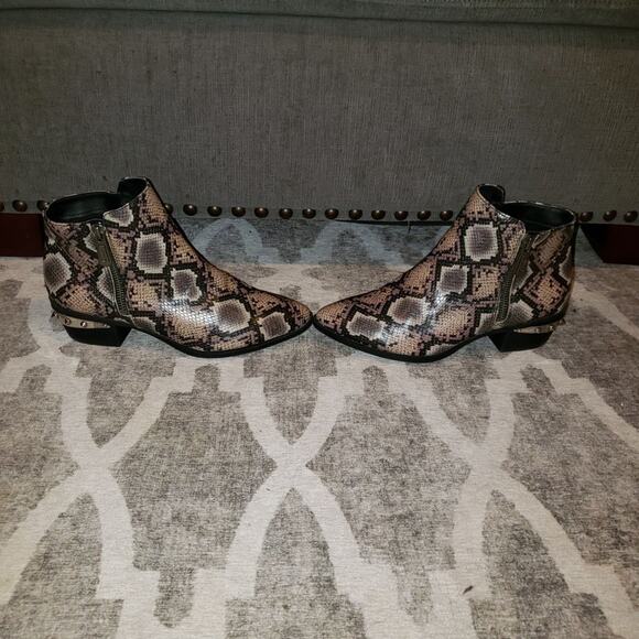 Circus By Sam Edelman Woimen's 7 Ankle Boots Taupe  Snake Print - Picture 4 of 9